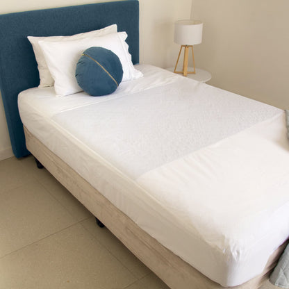 Conni Bed Pad with Intergrated Fitted Sheet